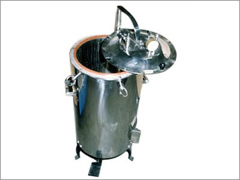 Vertical autoclaves are specially designed for medical clinical bacteriological & research laboratories Pharmaceuticals, Fertilizer Plant, Breweries soft Drink mfg. etc.