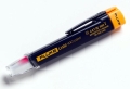 FLUKE-LVD2 VOLT LIGHT - Combines bright light and voltage detection in one pen style design non-contact detector